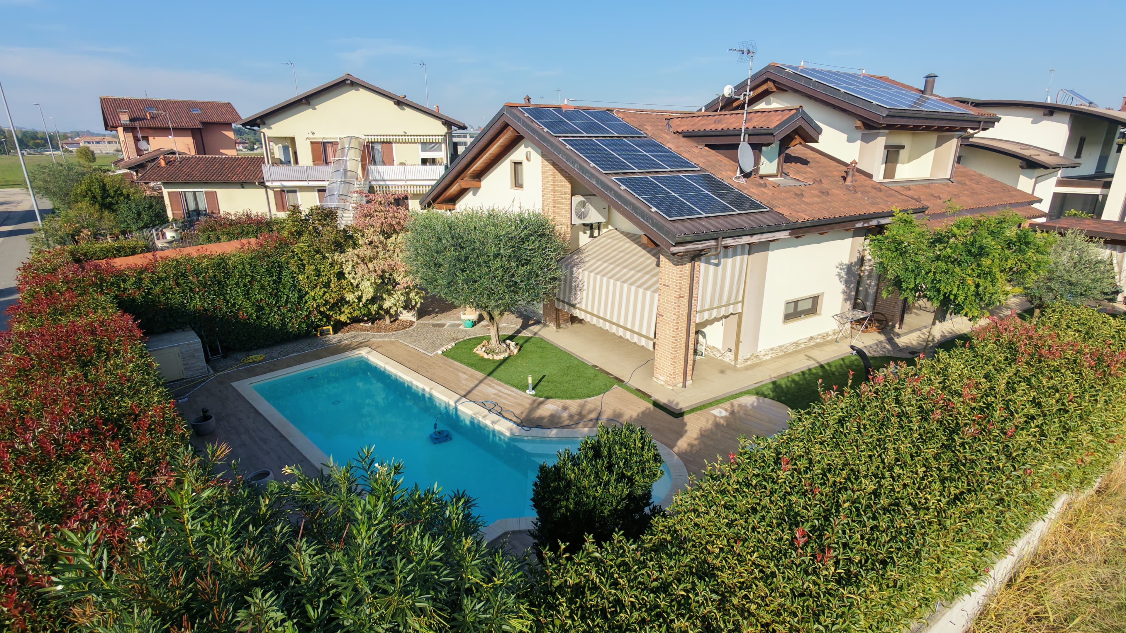 Buttigliera — villa con piscina dall'alto
